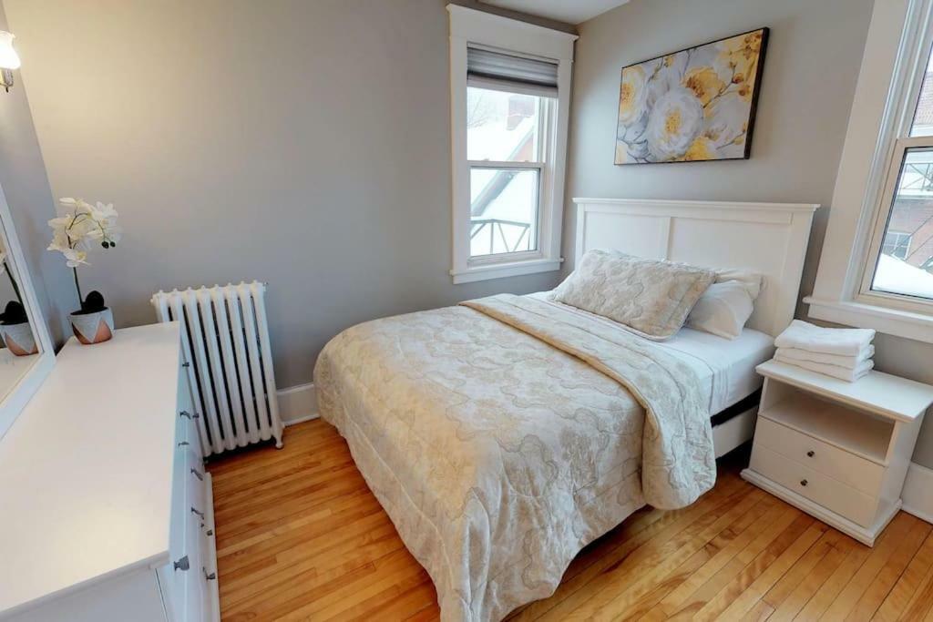 Bright, Clean, Private. In The Heart Of Downtown! Parking, Wi-Fi And Netflix Included Leilighet Ottawa Eksteriør bilde