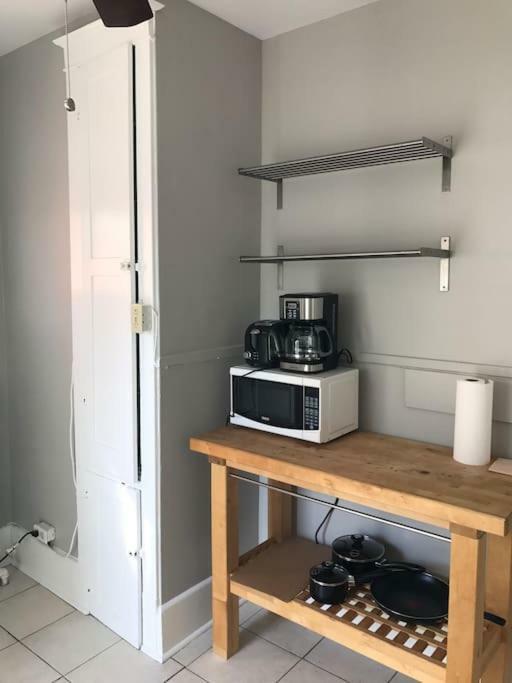 Bright, Clean, Private. In The Heart Of Downtown! Parking, Wi-Fi And Netflix Included Leilighet Ottawa Eksteriør bilde