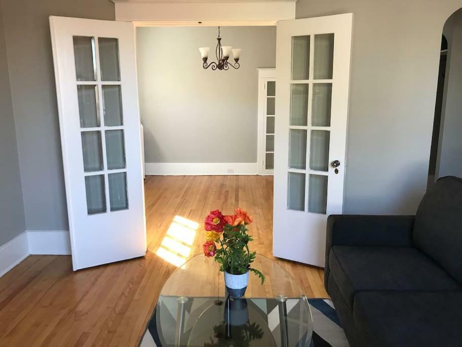 Bright, Clean, Private. In The Heart Of Downtown! Parking, Wi-Fi And Netflix Included Leilighet Ottawa Eksteriør bilde