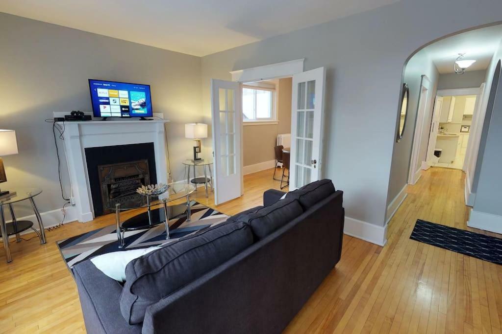 Bright, Clean, Private. In The Heart Of Downtown! Parking, Wi-Fi And Netflix Included Leilighet Ottawa Eksteriør bilde